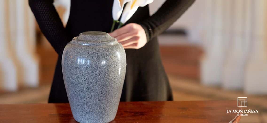 Entierro o incineración - Funeraria La Montañesa en Cantabria