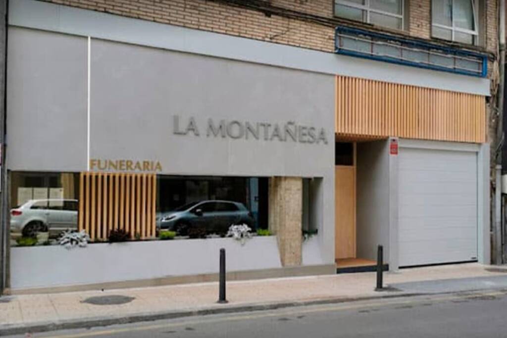 Oficina funeraria en Torrelavega - Funeraria La Montañesa