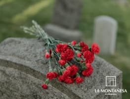 Qué son las lápidas funerarias