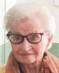 Dña. Esperanza Álvaro Benito
