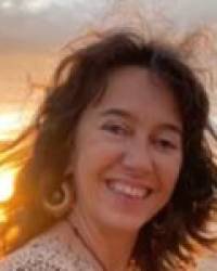 Dña. Lucía Llamosas Conde