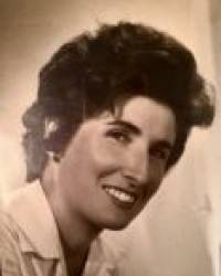 Dña. María Nieves Hoyo Rivas